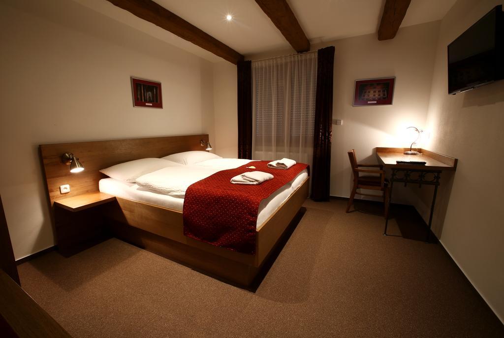 Apartments & Suites Zluta Hruska Plzeň Kültér fotó