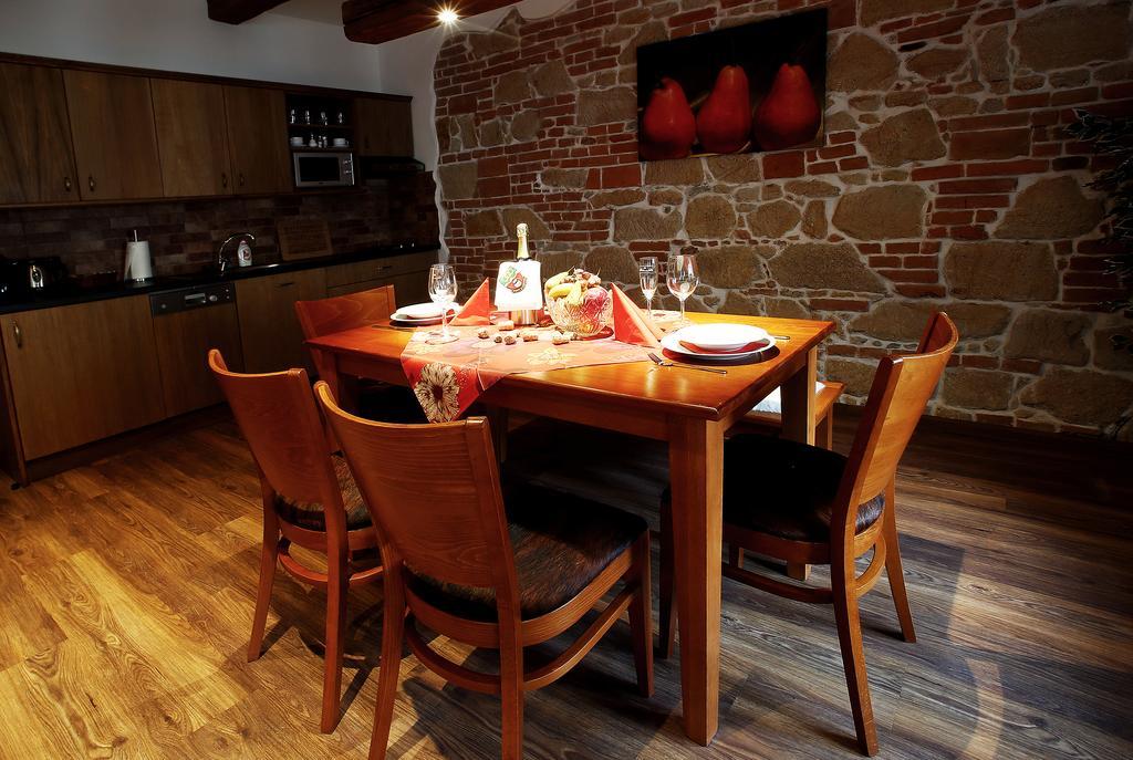 Apartments & Suites Zluta Hruska Plzeň Kültér fotó