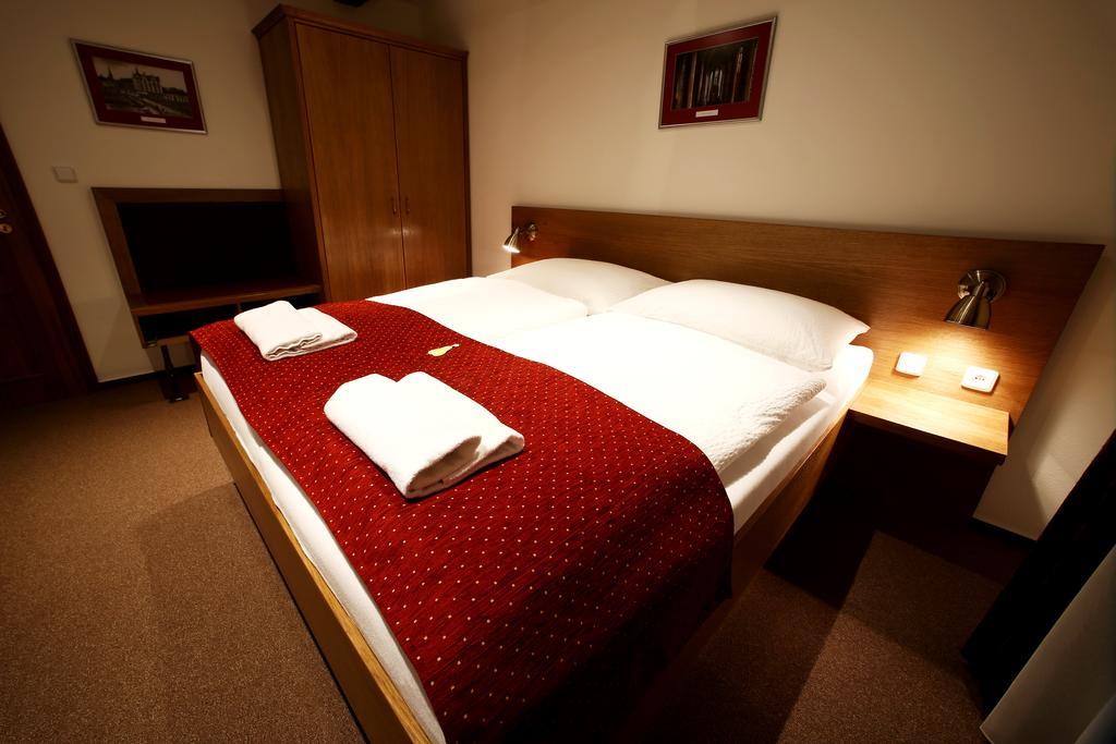 Apartments & Suites Zluta Hruska Plzeň Kültér fotó