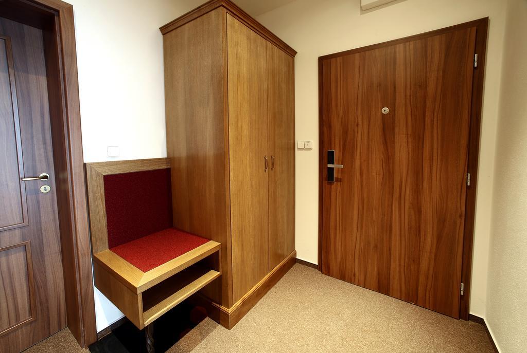 Apartments & Suites Zluta Hruska Plzeň Kültér fotó