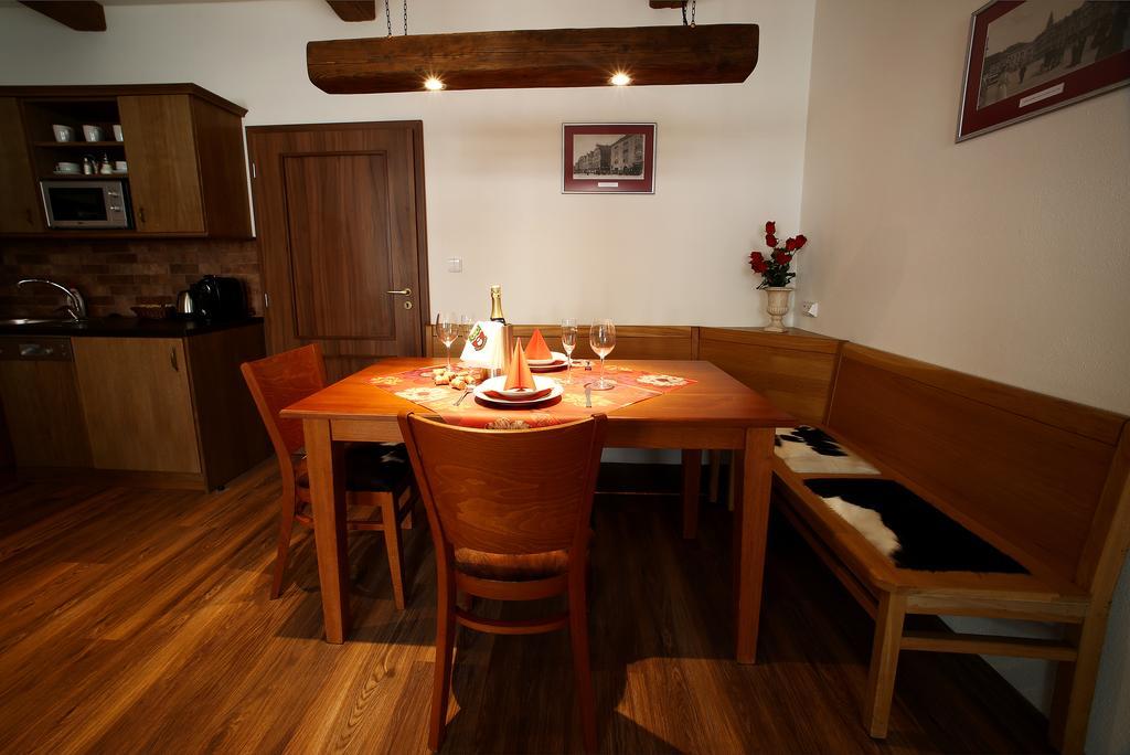 Apartments & Suites Zluta Hruska Plzeň Kültér fotó