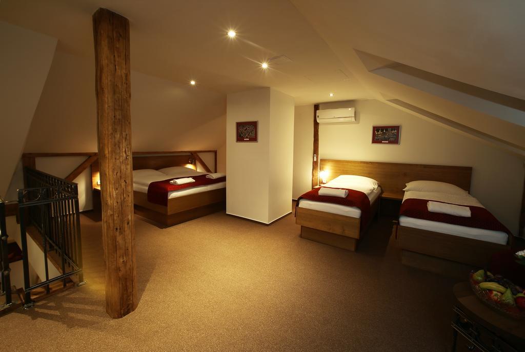 Apartments & Suites Zluta Hruska Plzeň Kültér fotó