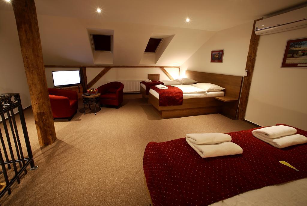 Apartments & Suites Zluta Hruska Plzeň Kültér fotó