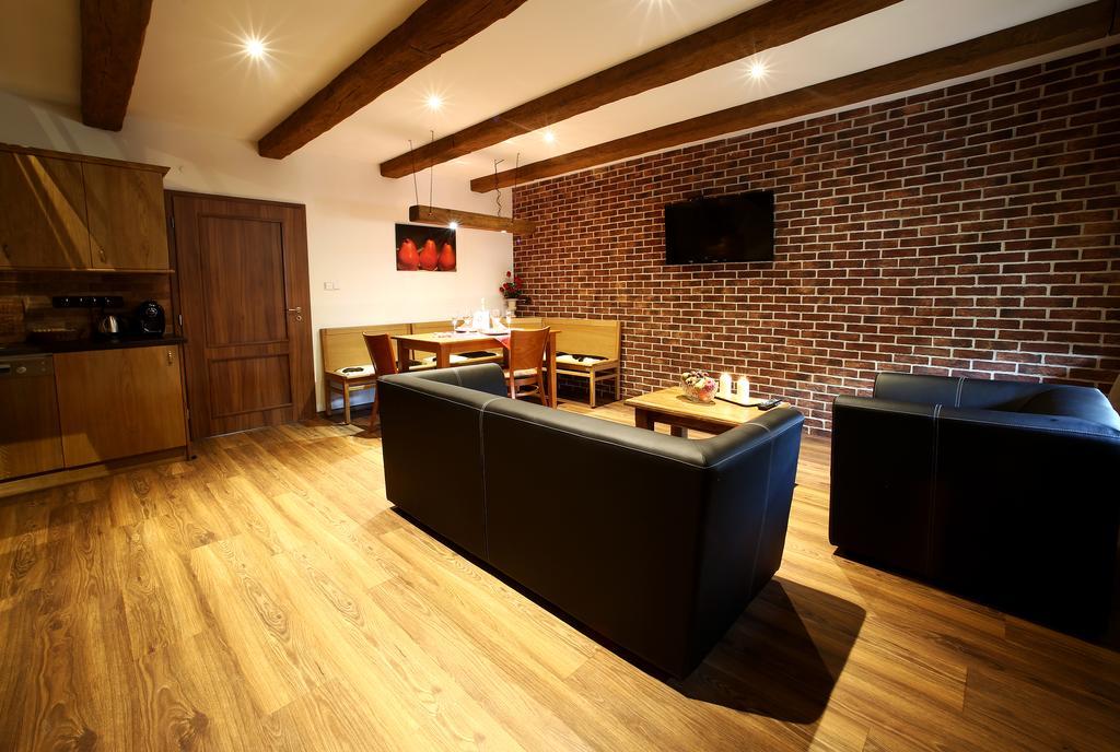 Apartments & Suites Zluta Hruska Plzeň Kültér fotó