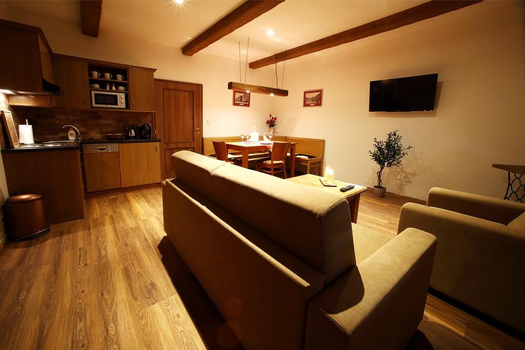 Apartments & Suites Zluta Hruska Plzeň Kültér fotó