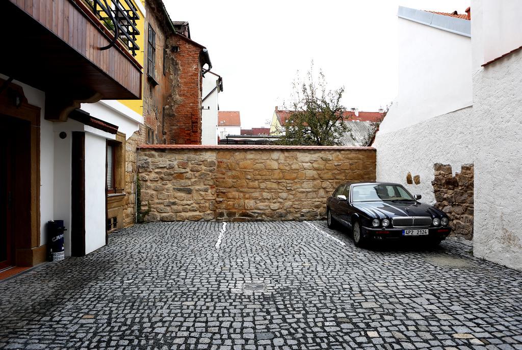 Apartments & Suites Zluta Hruska Plzeň Kültér fotó