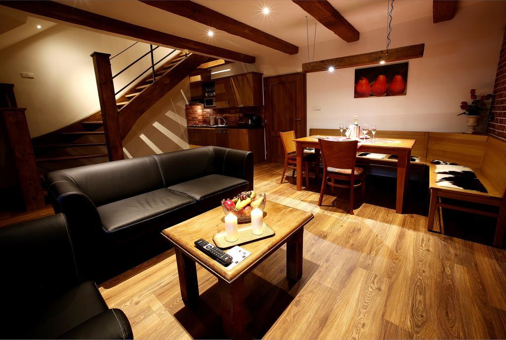 Apartments & Suites Zluta Hruska Plzeň Kültér fotó